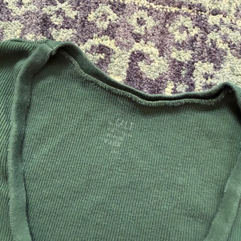 John Galt Green Ribbed V-Neck Crop Top Short Sleeve Brandy Melville- XS/S - Picture 3 of 6